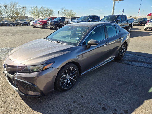 2022 Toyota Camry SE