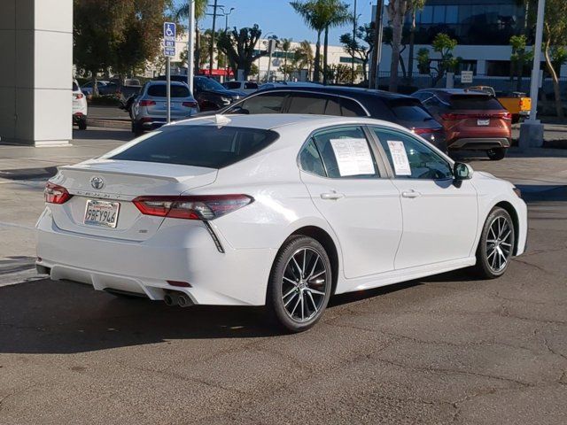 2022 Toyota Camry SE