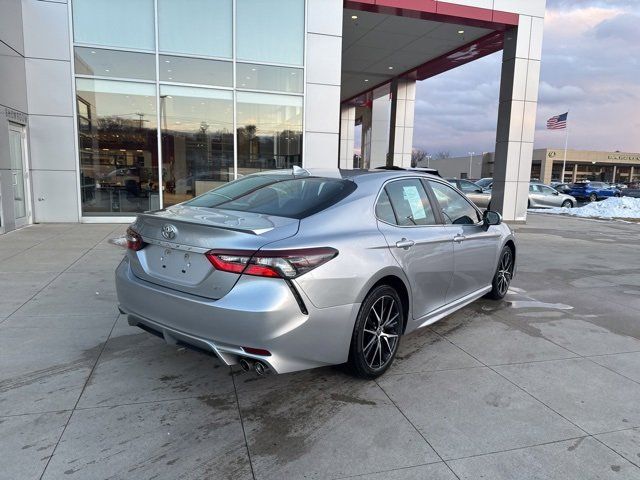 2022 Toyota Camry SE