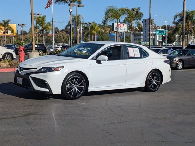 2022 Toyota Camry SE