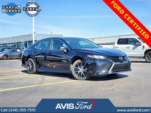 2022 Toyota Camry SE