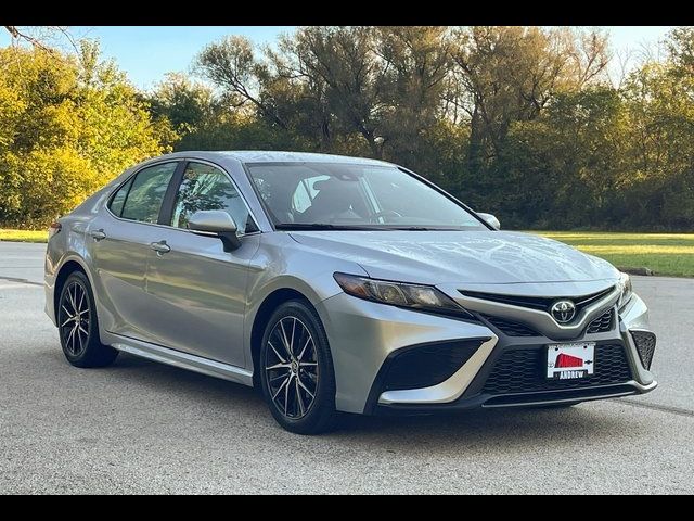 2022 Toyota Camry SE