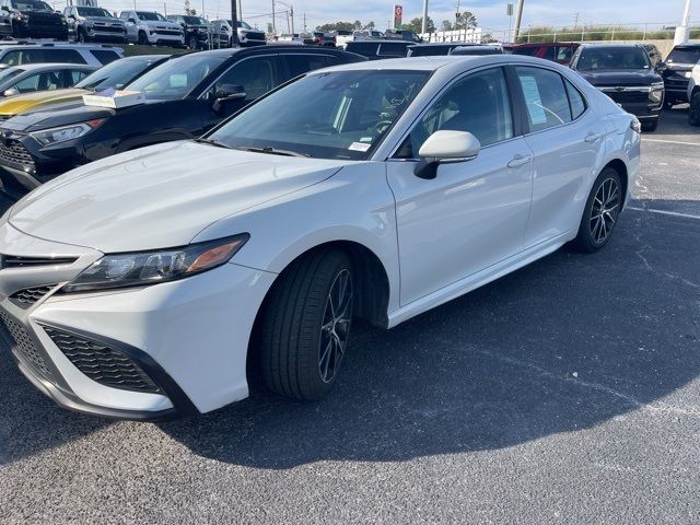 2022 Toyota Camry SE