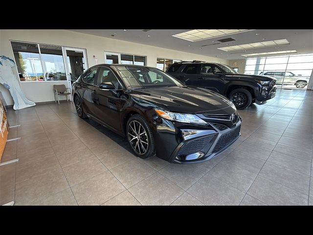2022 Toyota Camry SE