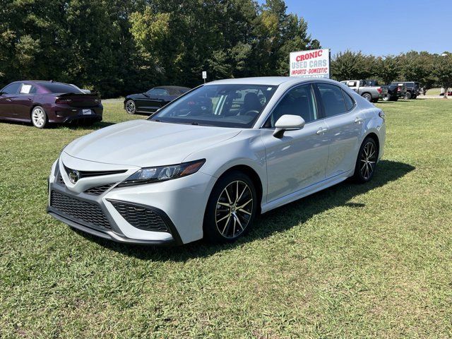 2022 Toyota Camry SE