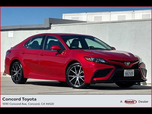 2022 Toyota Camry SE