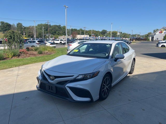 2022 Toyota Camry SE