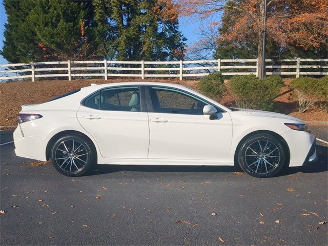 2022 Toyota Camry SE