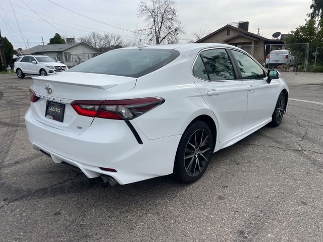 2022 Toyota Camry SE