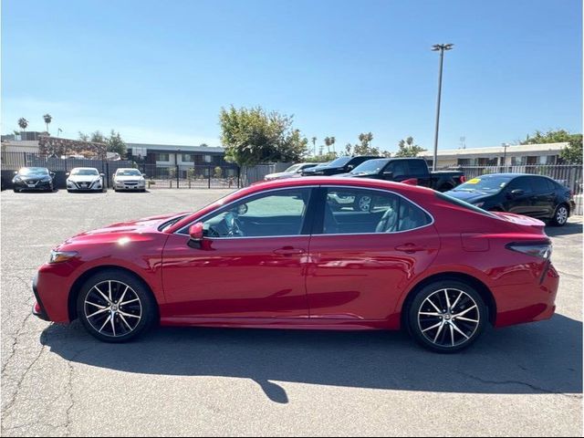 2022 Toyota Camry SE