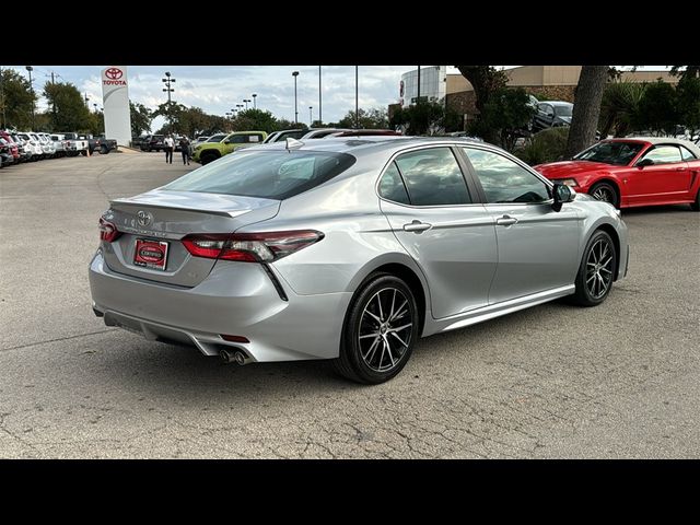 2022 Toyota Camry SE