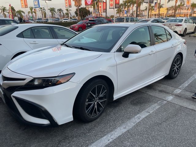 2022 Toyota Camry SE