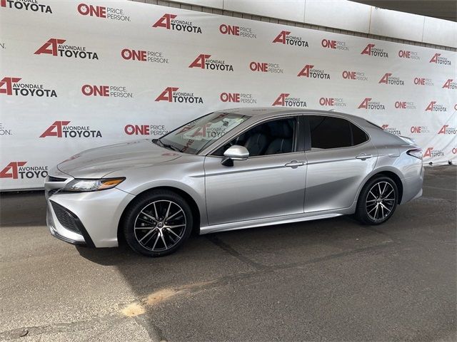 2022 Toyota Camry SE