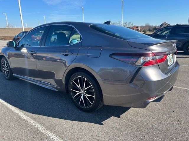 2022 Toyota Camry SE