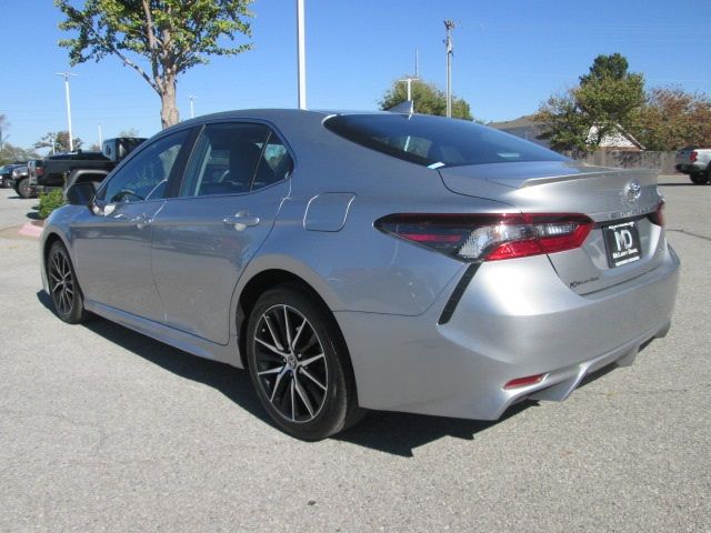 2022 Toyota Camry SE