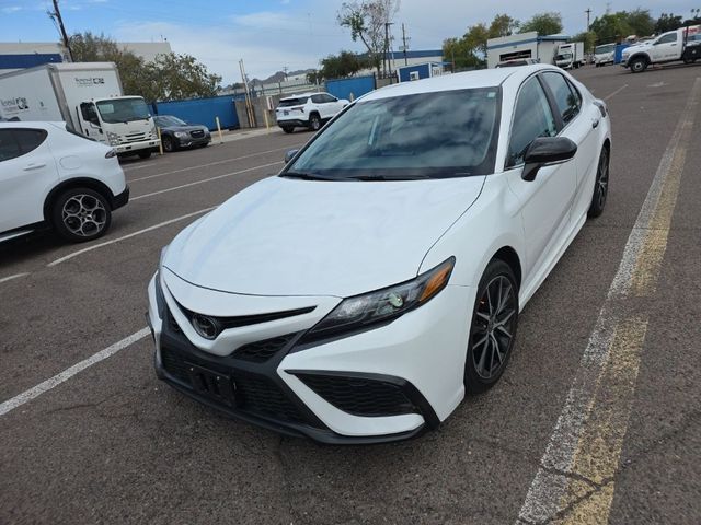 2022 Toyota Camry SE