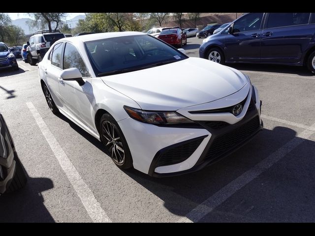 2022 Toyota Camry SE