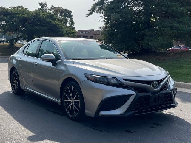 2022 Toyota Camry SE