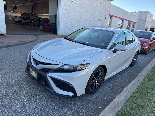 2022 Toyota Camry SE