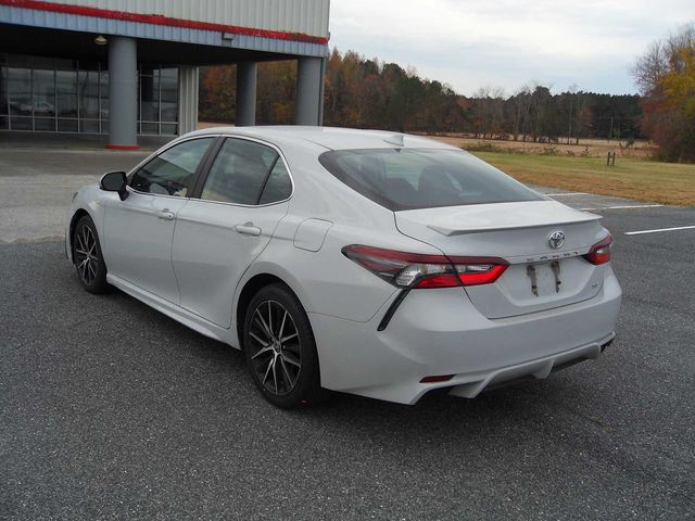 2022 Toyota Camry SE