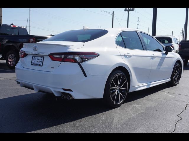 2022 Toyota Camry SE