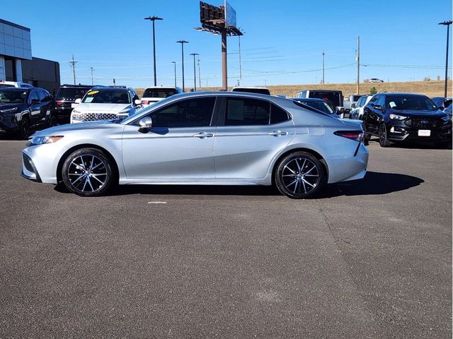 2022 Toyota Camry SE