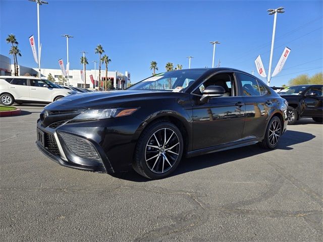 2022 Toyota Camry SE