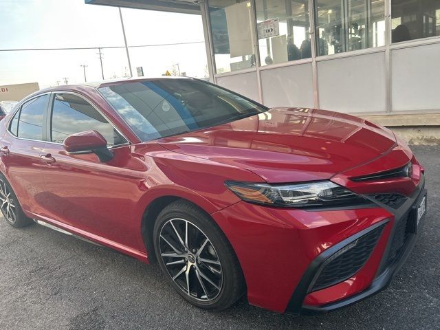 2022 Toyota Camry SE