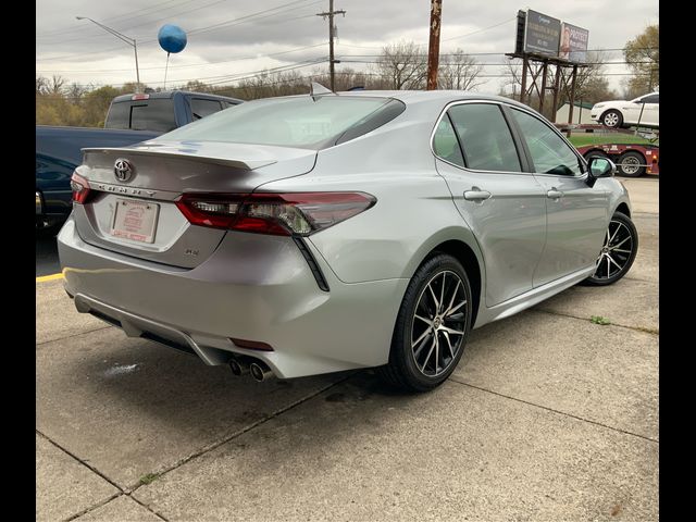 2022 Toyota Camry SE