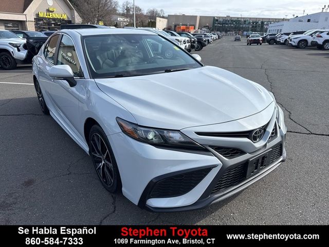 2022 Toyota Camry SE