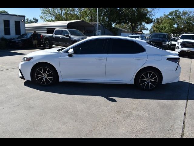 2022 Toyota Camry SE