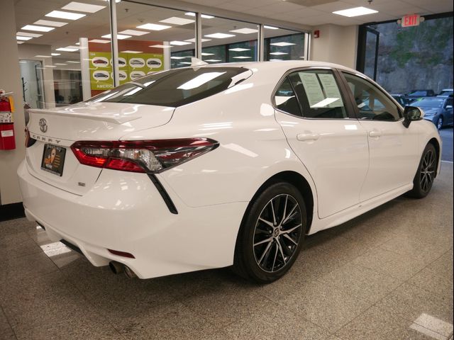 2022 Toyota Camry SE