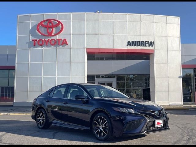 2022 Toyota Camry SE