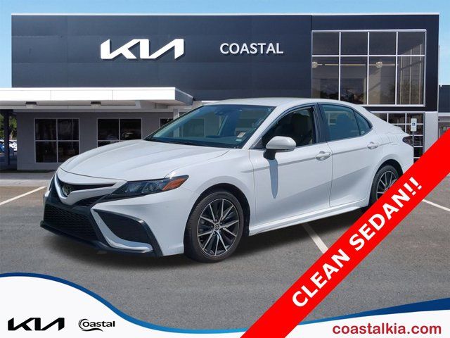 2022 Toyota Camry SE