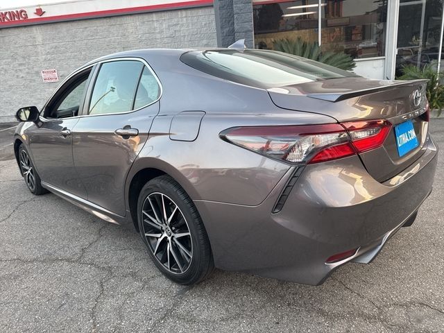 2022 Toyota Camry SE