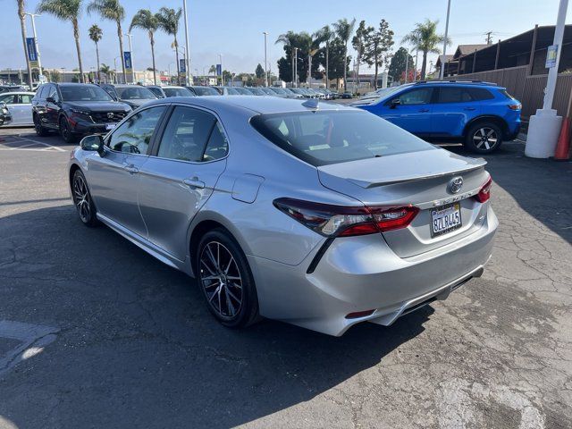 2022 Toyota Camry SE