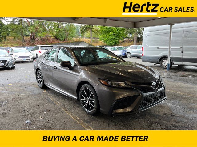 2022 Toyota Camry SE