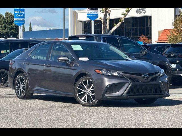 2022 Toyota Camry SE