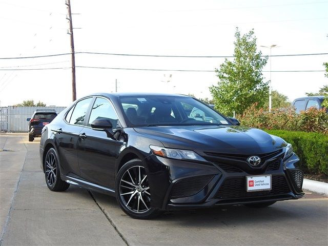 2022 Toyota Camry SE