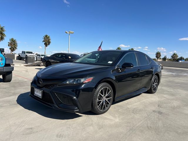 2022 Toyota Camry SE