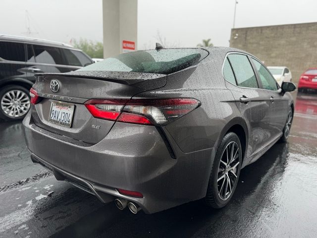 2022 Toyota Camry SE