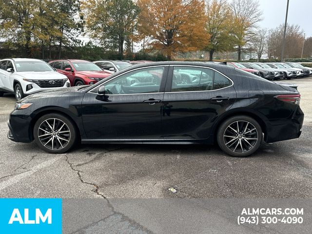 2022 Toyota Camry SE