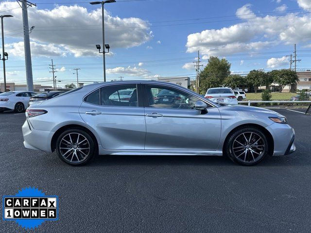 2022 Toyota Camry SE