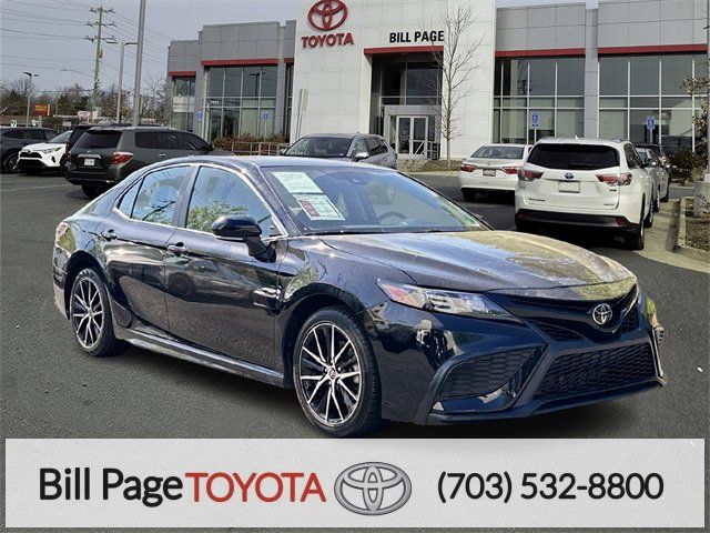2022 Toyota Camry SE