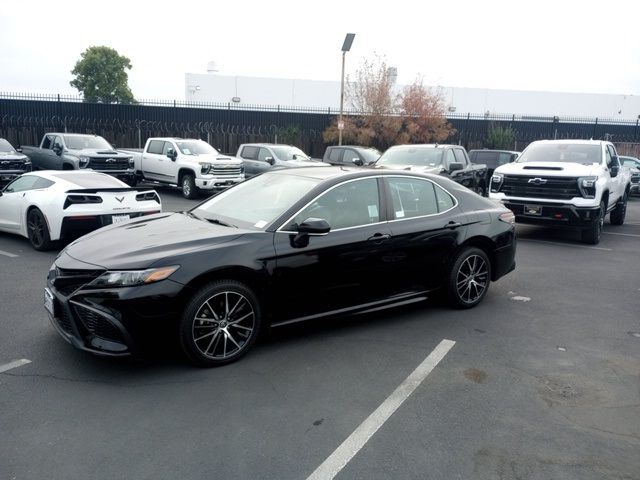 2022 Toyota Camry SE