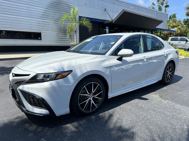 2022 Toyota Camry SE