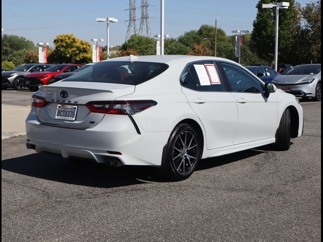 2022 Toyota Camry SE