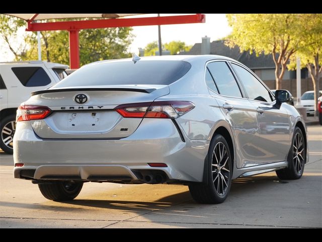 2022 Toyota Camry SE