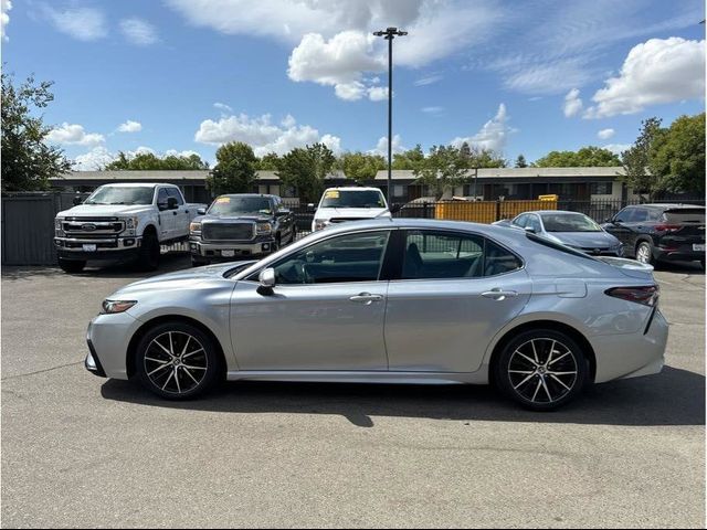 2022 Toyota Camry SE