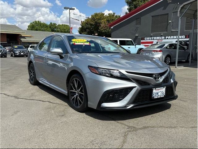 2022 Toyota Camry SE